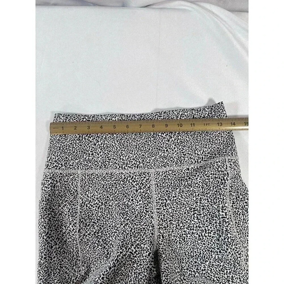 Athleta Salutation Stash Pocket Textured 7/8 Tight Black White Size Medium - Picture 6 of 7